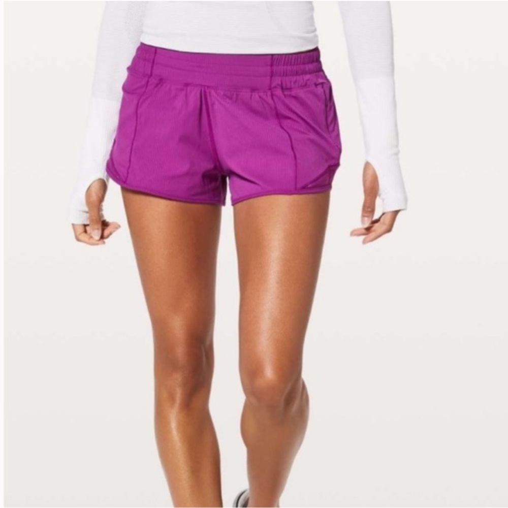 LULULEMON: Hotty Hot Short II *2.5”